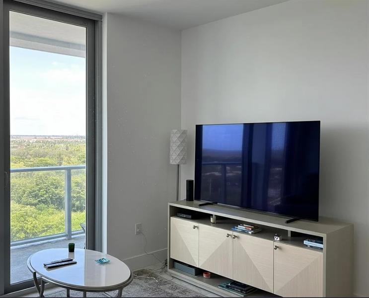 Image 7 of 26 For 2000 Metropica Way  1111