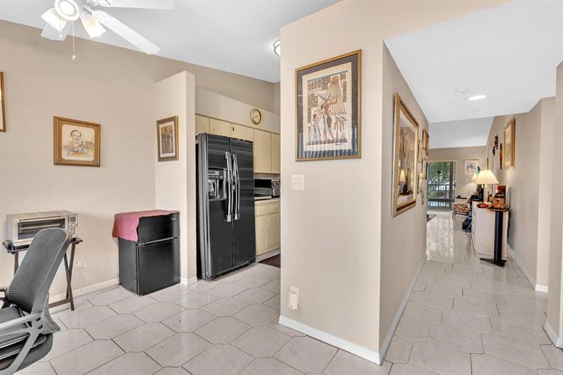 Image 15 of 71 For 7235 Devon Dr  E209