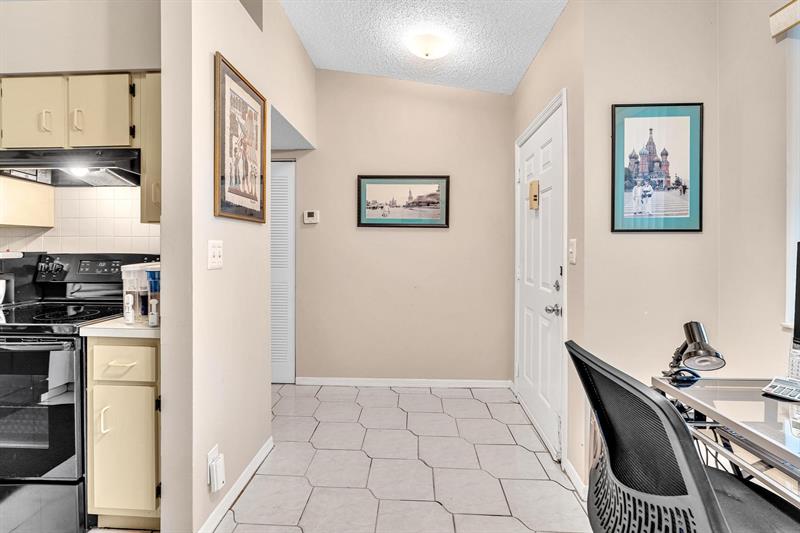 Image 16 of 71 For 7235 Devon Dr  E209