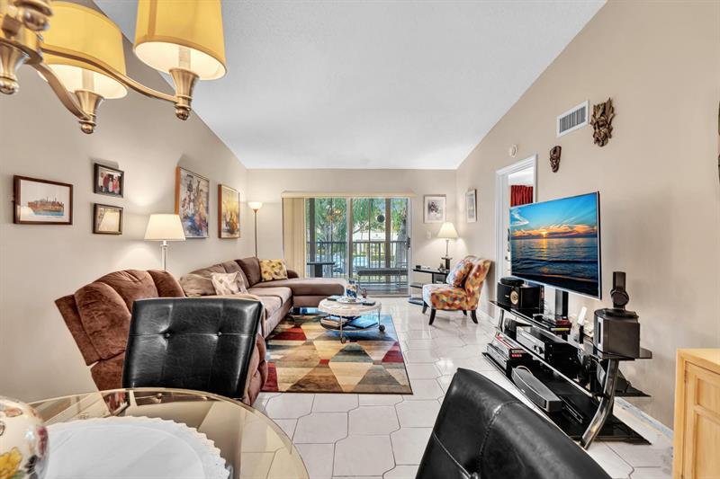 Image 19 of 71 For 7235 Devon Dr  E209