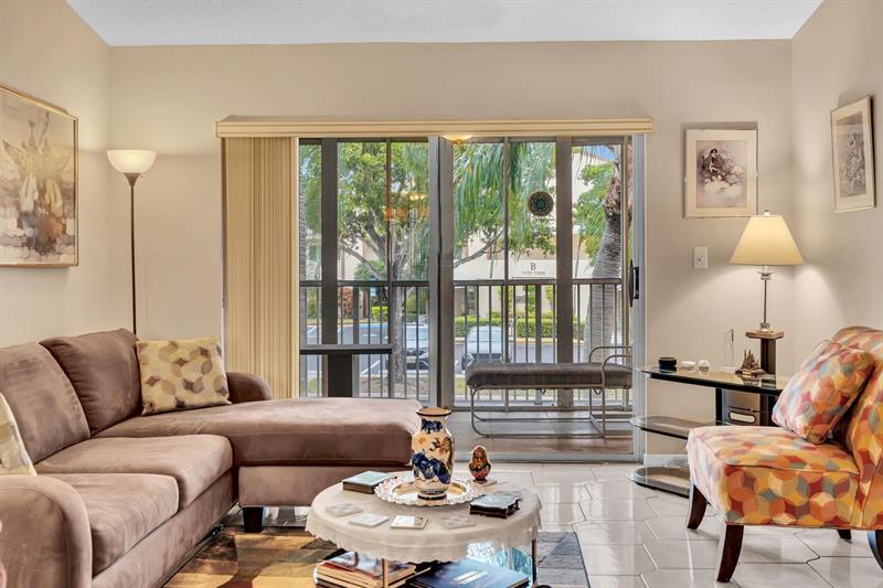 Image 24 of 71 For 7235 Devon Dr  E209