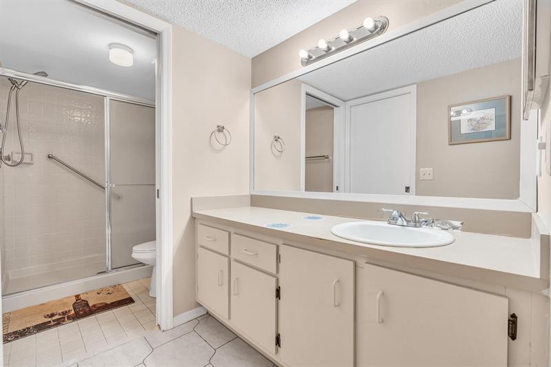 Image 25 of 71 For 7235 Devon Dr  E209