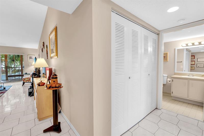 Image 30 of 71 For 7235 Devon Dr  E209