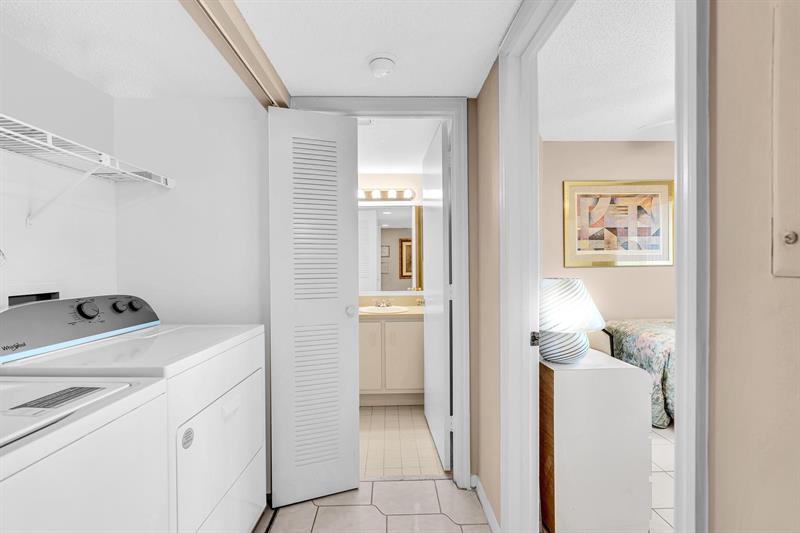 Image 34 of 71 For 7235 Devon Dr  E209