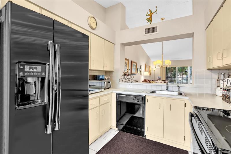 Image 7 of 71 For 7235 Devon Dr  E209