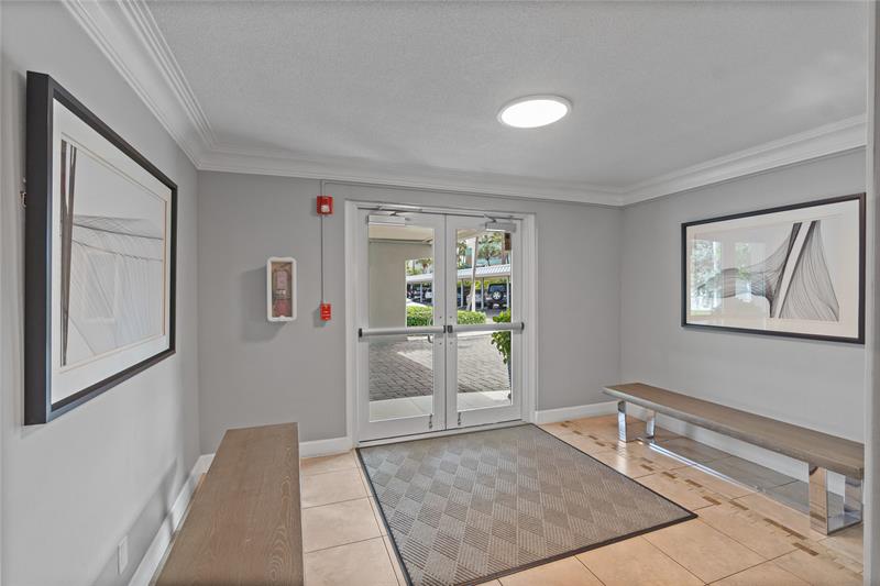 Image 18 of 57 For 1439 Ocean Blvd  108