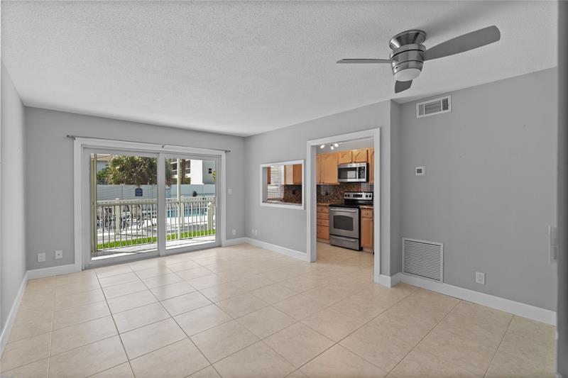 Image 28 of 57 For 1439 Ocean Blvd  108