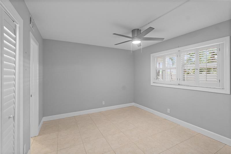 Image 36 of 57 For 1439 Ocean Blvd  108