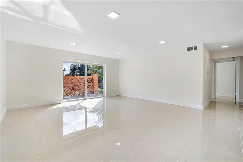 Image 3 of 12 For 11605 29th Ct  2d
