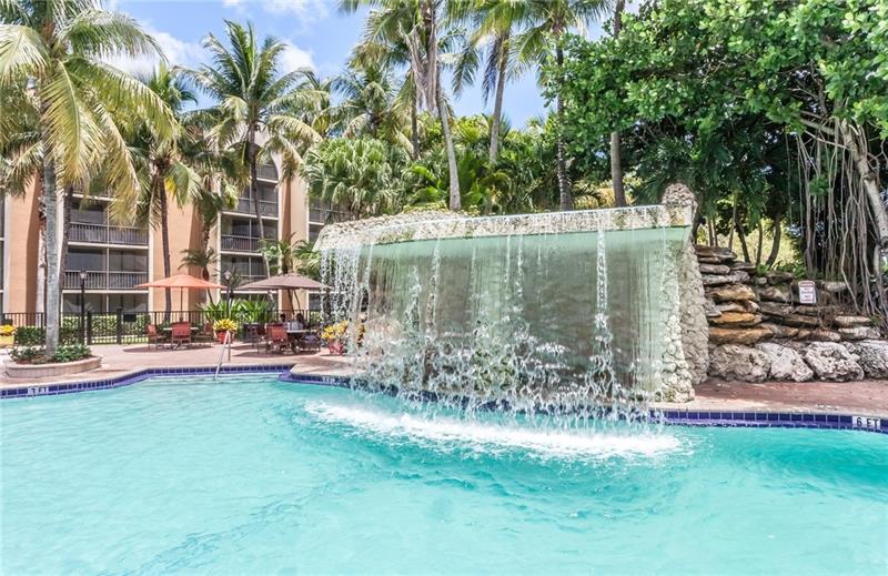 Image 11 of 13 For 19455 10 Ave  6-408