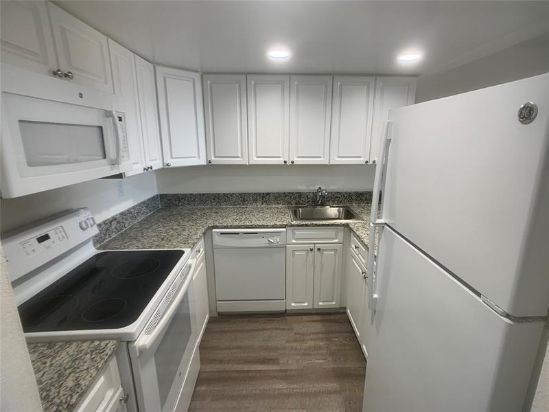 Image 2 of 13 For 19455 10 Ave  6-408