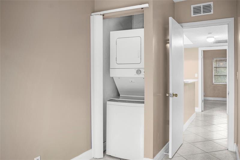 Image 10 of 13 For 6111 42nd Ct