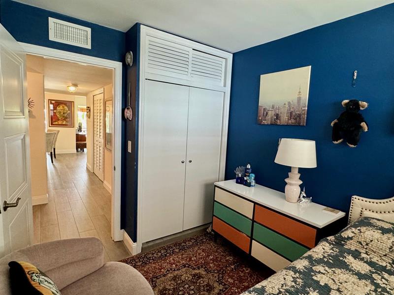 Image 21 of 46 For 3051 47th Ct  308