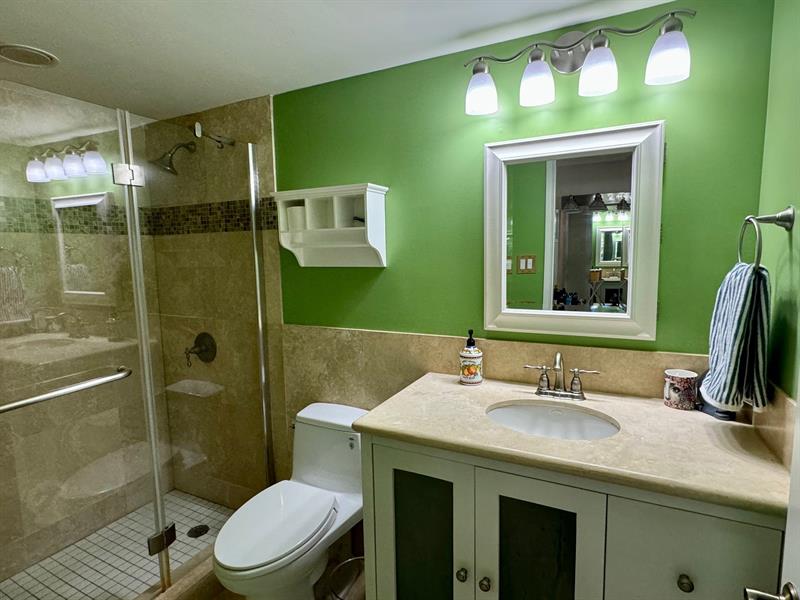 Image 28 of 46 For 3051 47th Ct  308