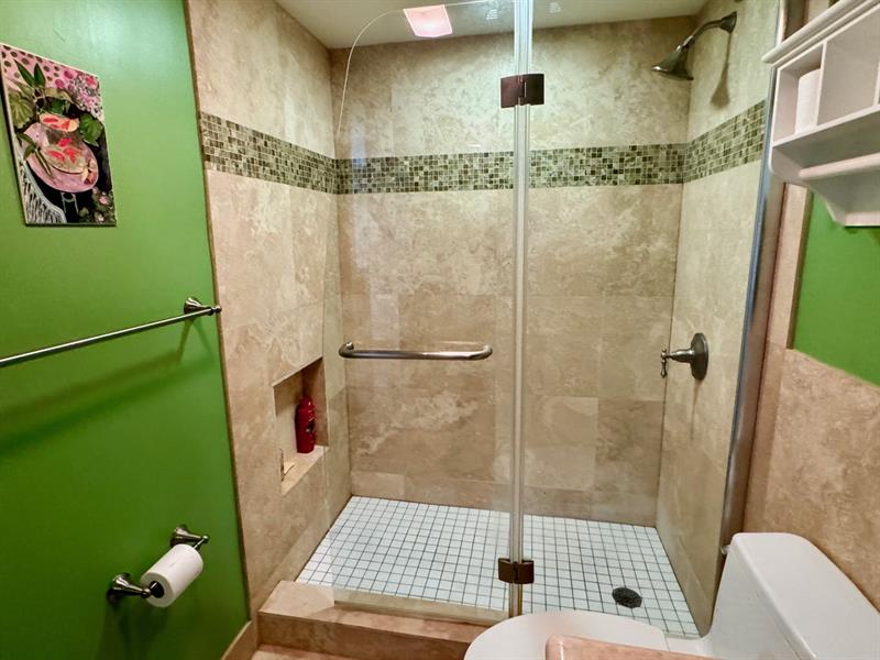 Image 30 of 46 For 3051 47th Ct  308