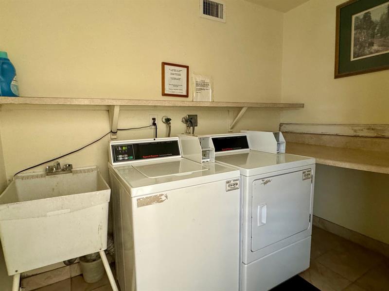 Image 31 of 46 For 3051 47th Ct  308