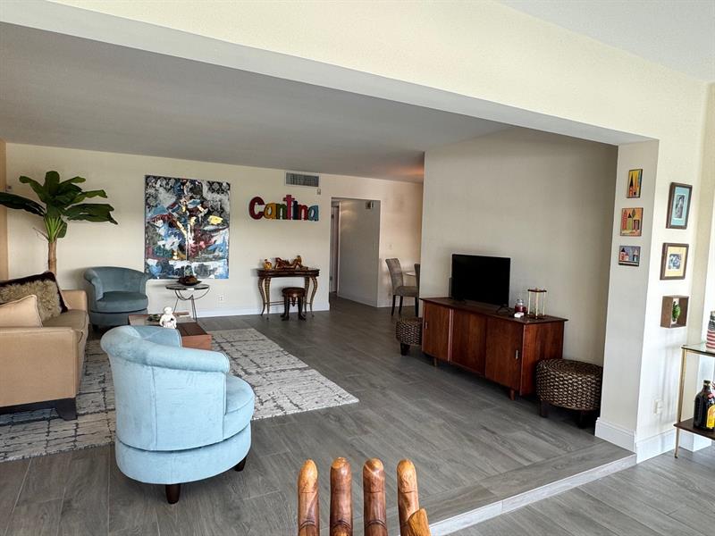 Image 9 of 46 For 3051 47th Ct  308