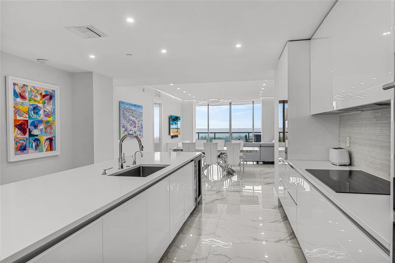 Image 14 of 53 For 920 Intracoastal Dr  1502