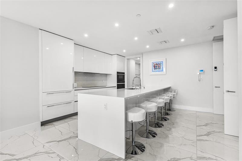 Image 16 of 53 For 920 Intracoastal Dr  1502