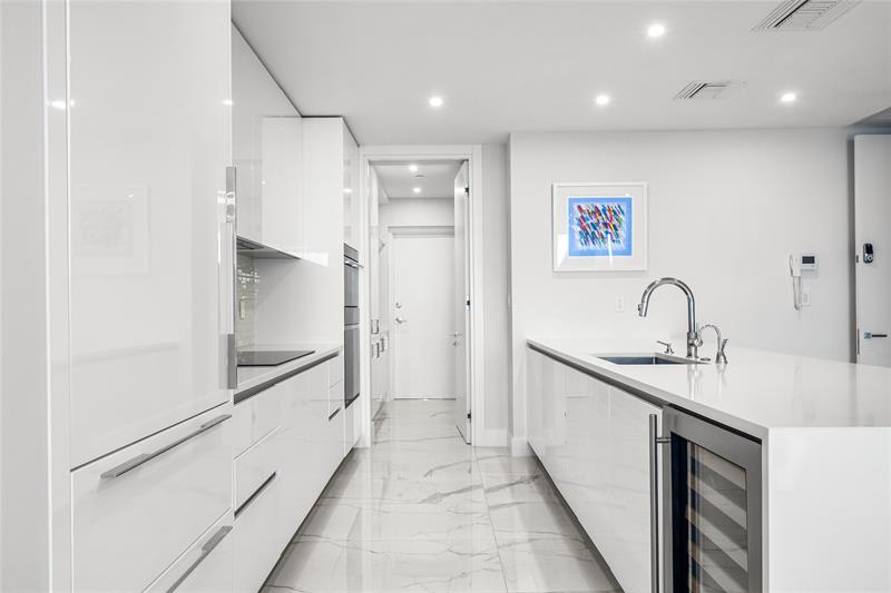 Image 19 of 53 For 920 Intracoastal Dr  1502