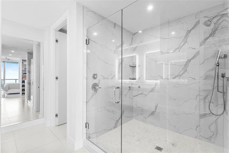 Image 35 of 53 For 920 Intracoastal Dr  1502