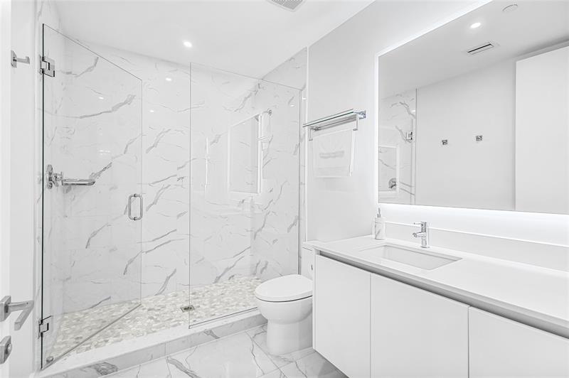 Image 36 of 53 For 920 Intracoastal Dr  1502