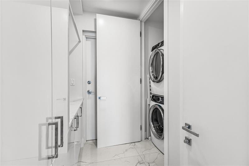 Image 43 of 53 For 920 Intracoastal Dr  1502