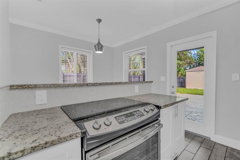 Image 10 of 44 For 915 31st Rd  