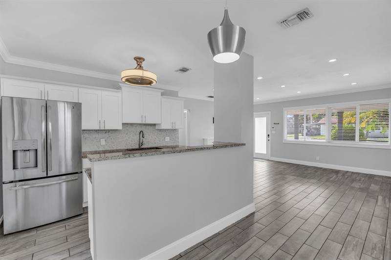 Image 11 of 44 For 915 31st Rd  