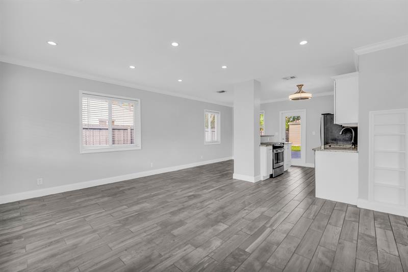 Image 13 of 44 For 915 31st Rd  