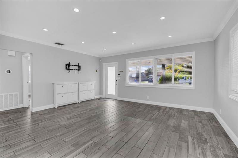 Image 14 of 44 For 915 31st Rd  