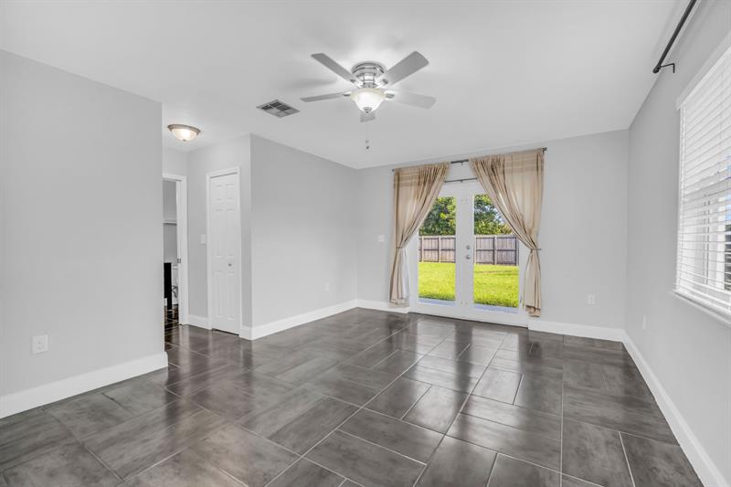 Image 17 of 44 For 915 31st Rd  
