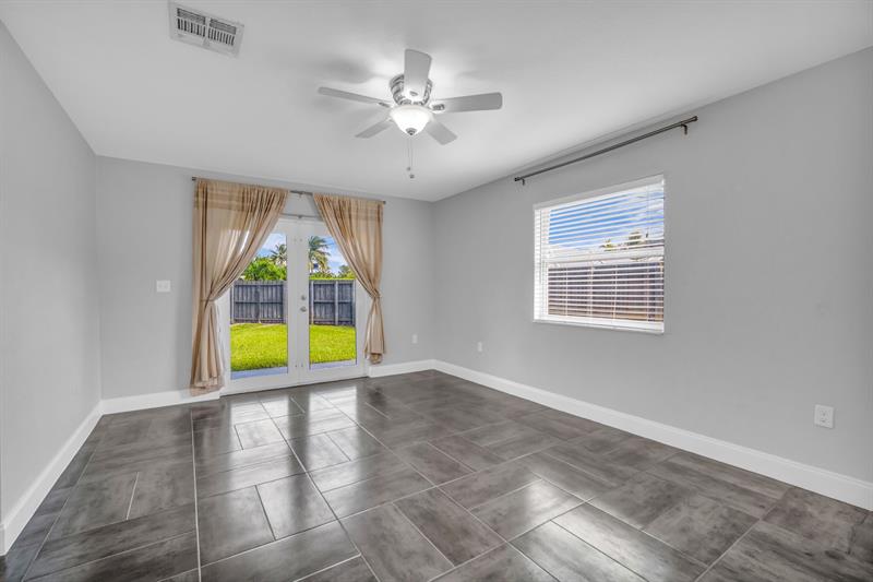 Image 18 of 44 For 915 31st Rd  