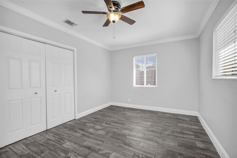 Image 23 of 44 For 915 31st Rd  
