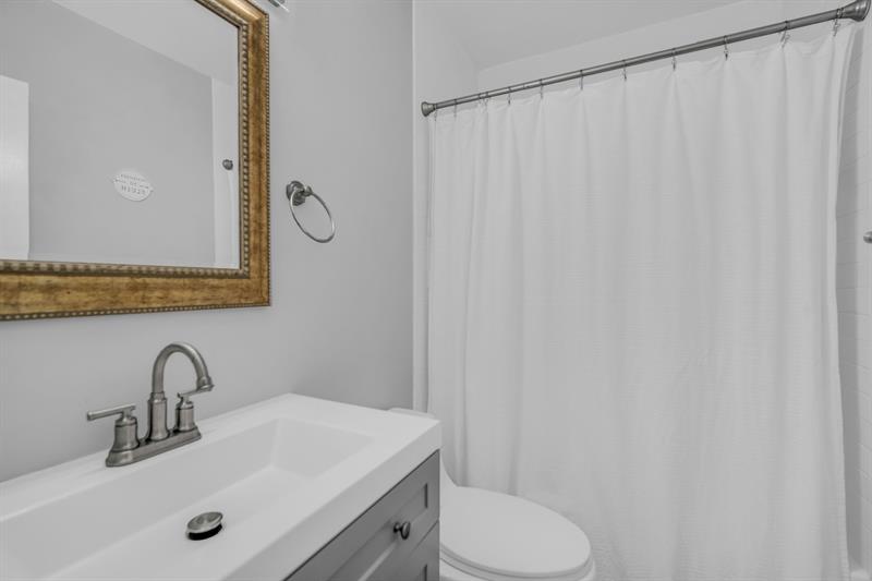 Image 24 of 44 For 915 31st Rd  