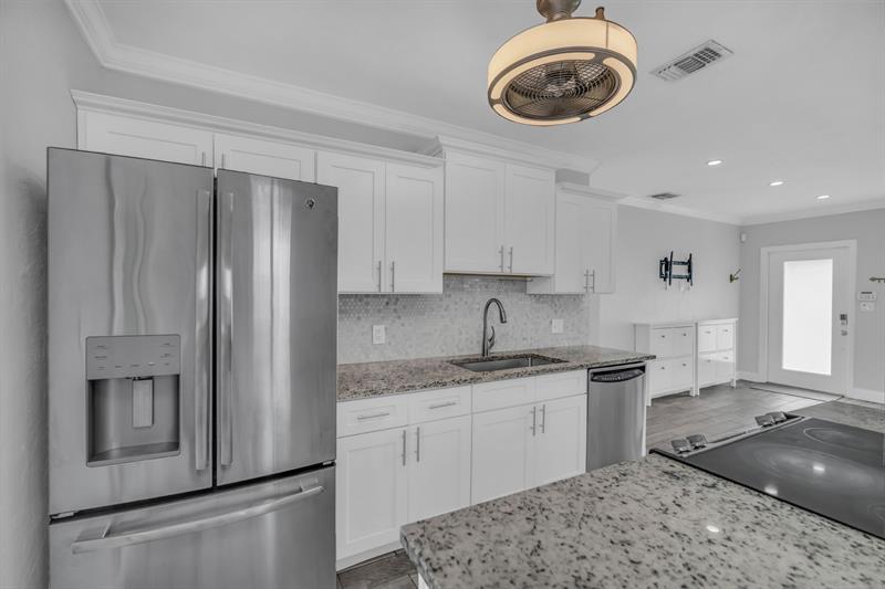 Image 9 of 44 For 915 31st Rd  