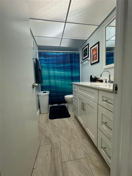 Image 10 of 11 For 240 Lakeview Dr  203