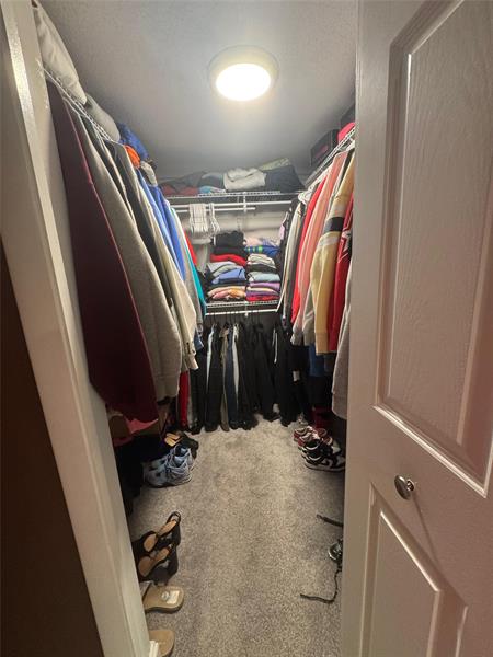 Image 7 of 11 For 240 Lakeview Dr  203