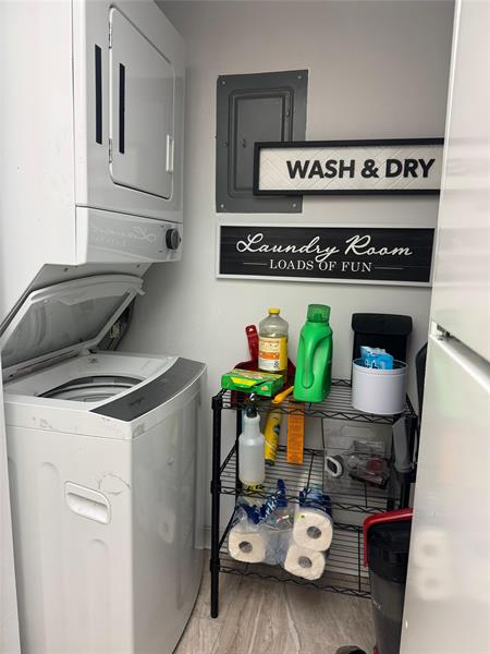 Image 8 of 11 For 240 Lakeview Dr  203