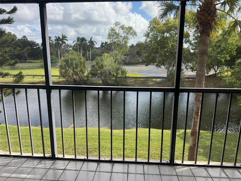 Image 9 of 11 For 240 Lakeview Dr  203