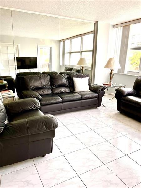 Image 8 of 36 For 800 20th Ave  203