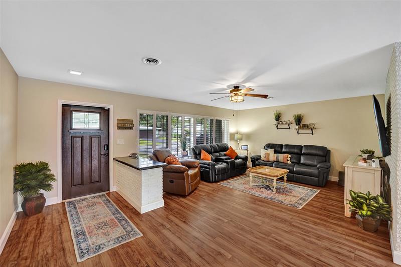 Image 9 of 33 For 5541 2nd Ct  