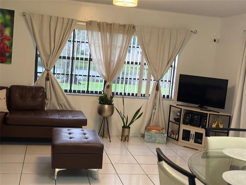 Image 5 of 8 For 3587 94th Ave  4e