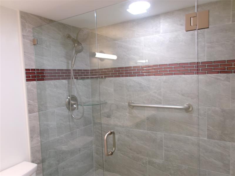 Image 10 of 12 For 2401 Antigua Cir  J1