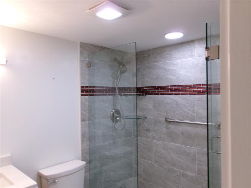 Image 11 of 12 For 2401 Antigua Cir  J1