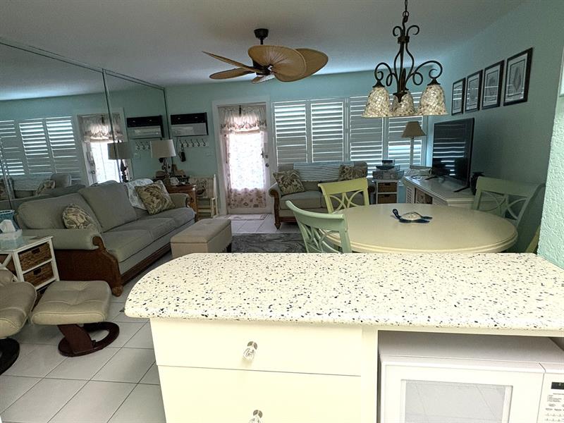 Image 11 of 63 For 1201 Riverside Dr  12b