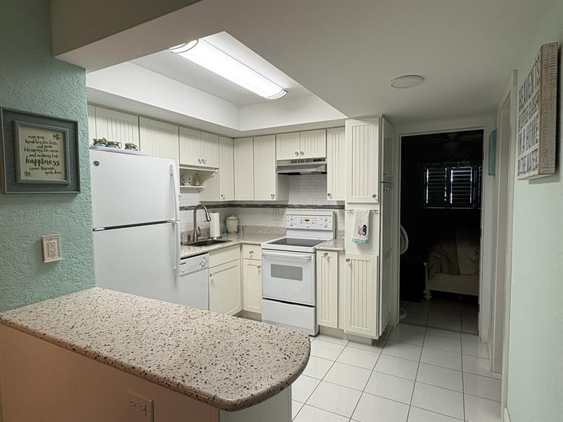 Image 13 of 63 For 1201 Riverside Dr  12b