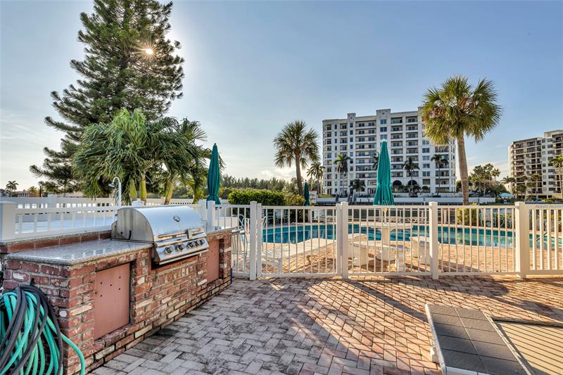 Image 23 of 63 For 1201 Riverside Dr  12b