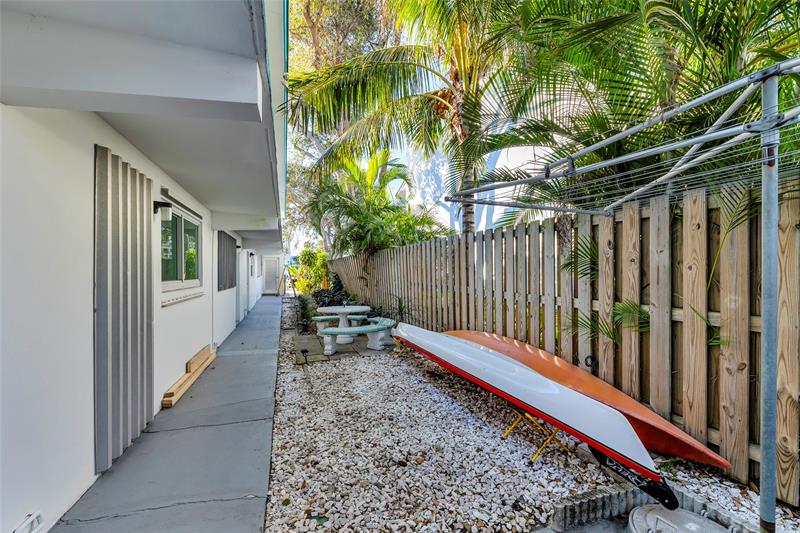 Image 31 of 63 For 1201 Riverside Dr  12b