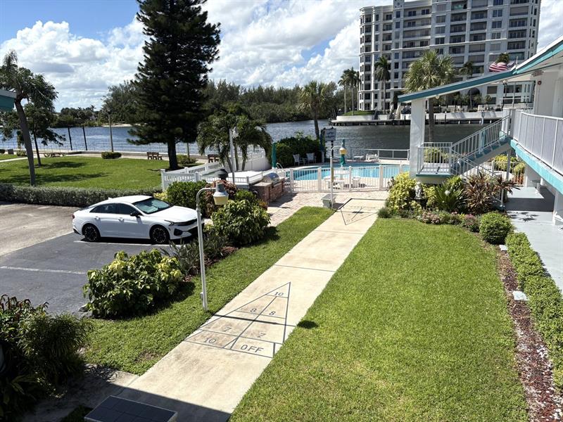 Image 38 of 63 For 1201 Riverside Dr  12b